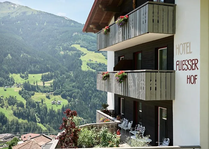 Panoramahotel Fliesserhof فندق