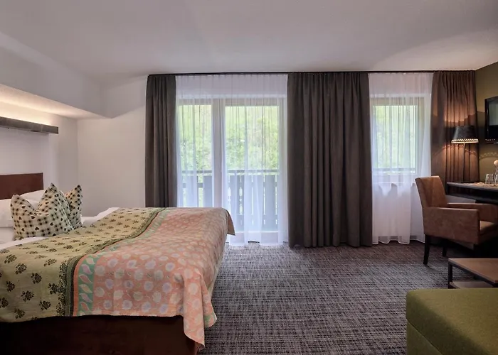 فندق Panoramahotel Fliesserhof فليس