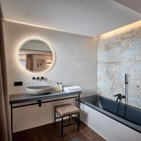 Panoramahotel Fliesserhof فندق فليس